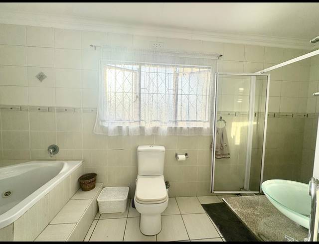 6 BEDROOM FREESTANDING FOR SALE IN MEER EN SEE